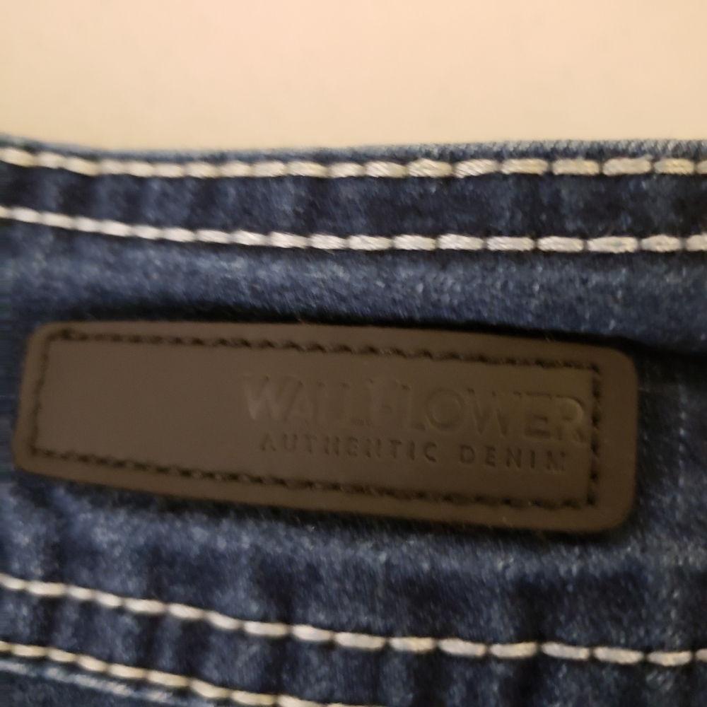 Wallflower Jean's Size 5 - Picture 4 of 8